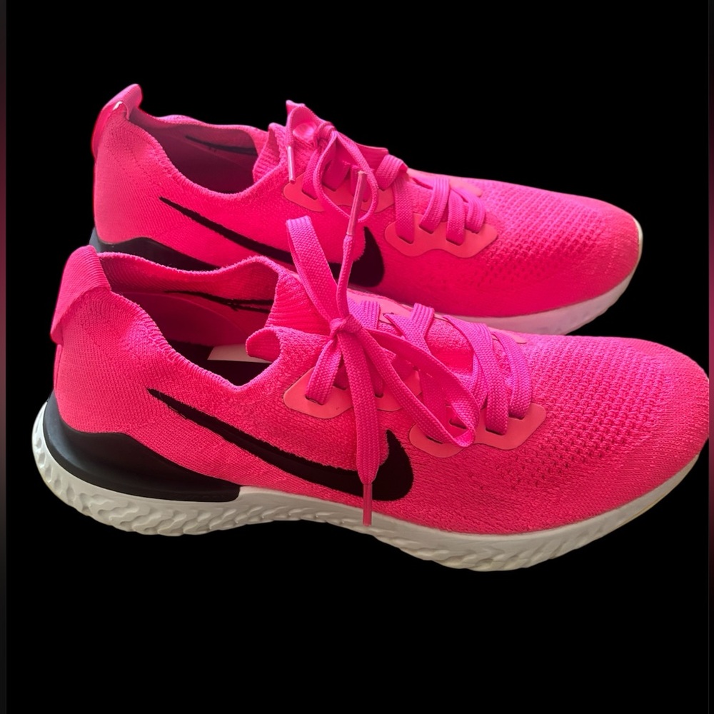 Nike Women's Bright Pink Epic React Flyknit 2 running shoe   -  Size 9.
